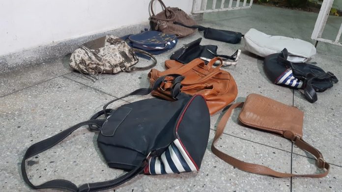 Suspeito é preso com moto e bolsas roubadas de mulheres na Zona Norte de Natal