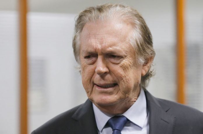 PSL convoca reunião para punir deputados que sinalizaram apoio a Arthur Lira