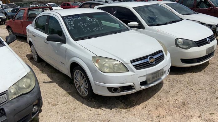 PRF realiza leilão com 635 lotes de veículos retidos no RN