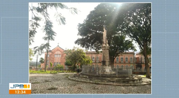 Prédio do antigo Colégio Nossa Senhora das Neves é desapropriado, em João Pessoa