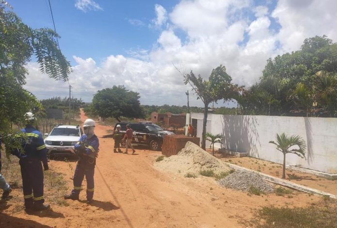 Fiscalização flagra ‘gato’ de energia em fábrica de gelo pela 2ª vez em menos de um mês e responsável é preso na Grande Natal