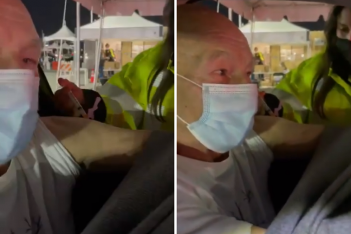 Patrick Stewart, de X-Men, comemora vacinação contra Covid-19: ‘Grato e esperançoso’