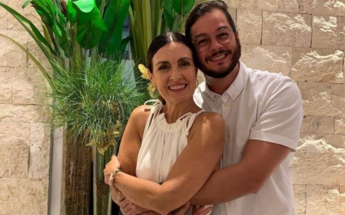 Fátima Bernardes celebra chegada de 2021: ‘Sobrevivemos e precisamos agradecer’