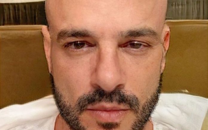 Celso Portiolli intriga seguidores ao postar foto em que aparece careca