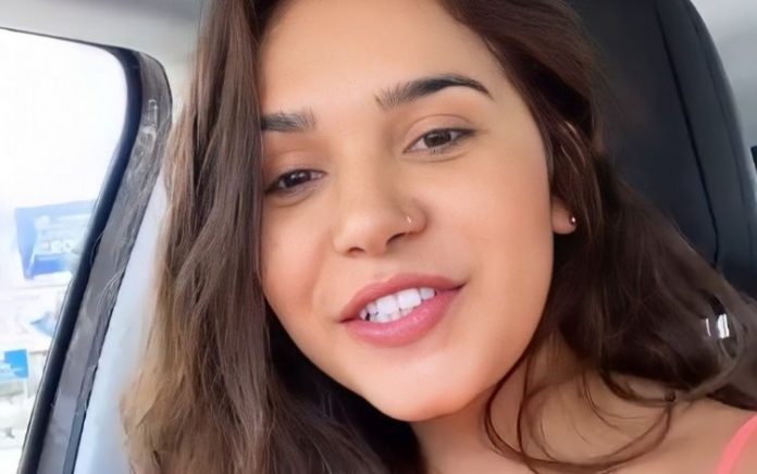 Sem dinheiro, ex-BBB Gizelly Bicalho fica presa em pedágio: ‘Vou pedir emprestado’