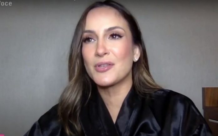 Claudia Leitte se emociona ao rever Louro José no ‘Mais Você’; assista