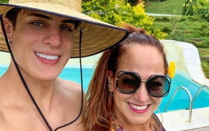 Após polêmica separação, Tiago Ramos se derrete por mãe de Neymar: ‘A flor mais bela’