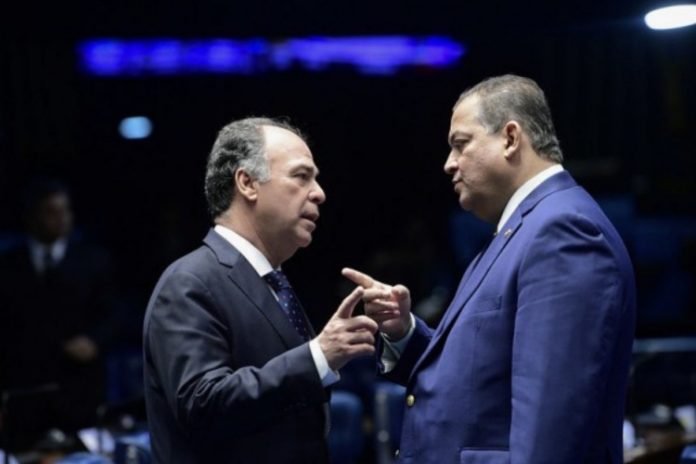 Com governistas fora da disputa, MDB tem dois nomes para presidência do Senado