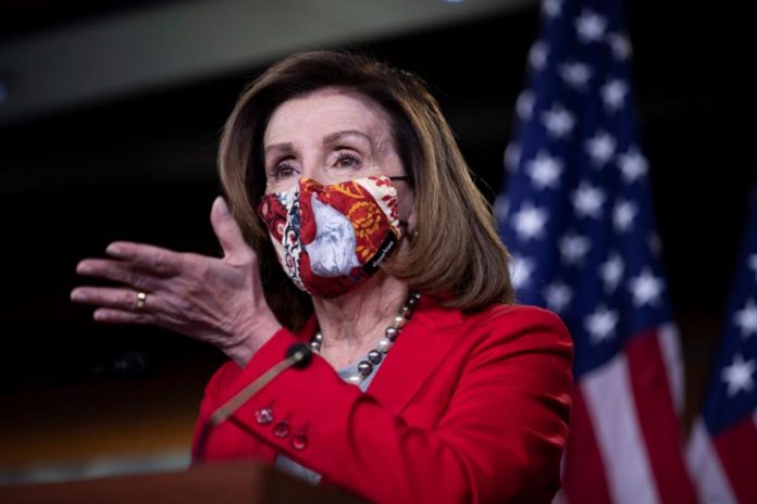 Democrata Nancy Pelosi pede bloqueio do acesso de Trump a códigos nucleares