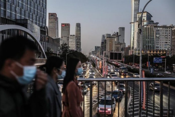 China argumenta que novo coronavírus foi detectado primeiro em outros países