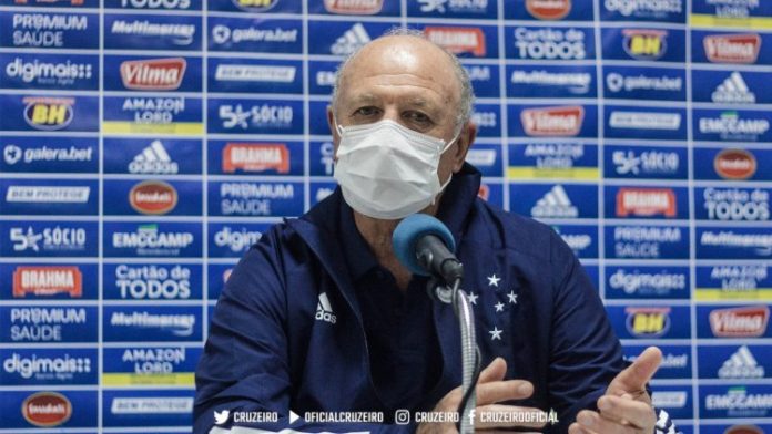 Felipão vai continuar no Cruzeiro? Veja o que o treinador falou após manter o time na Série B
