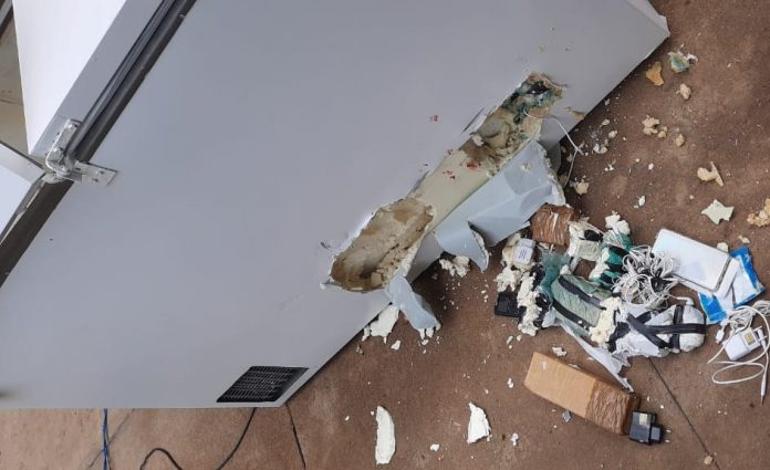 Drogas e celulares são encontrados dentro de freezer doado a presídio, na PB