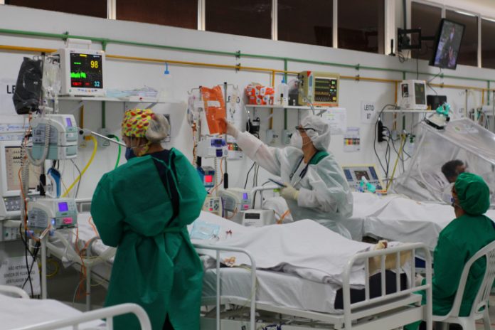 Planos de saúde podem ter aumento superior a 100% com reajuste e faixa etária