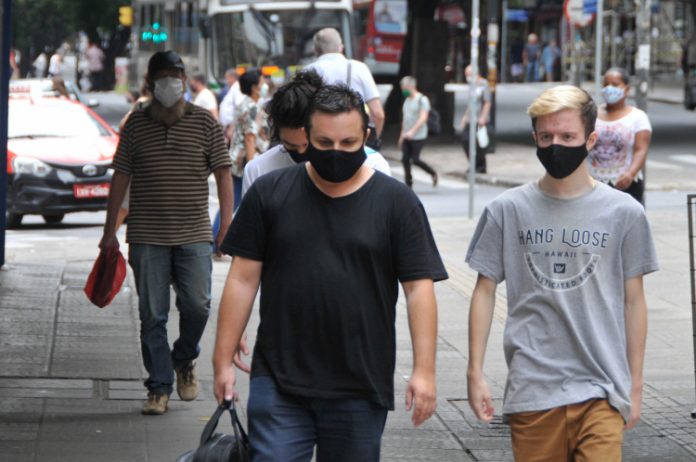 Estudos apontam que coronavírus afeta sistema reprodutor masculino