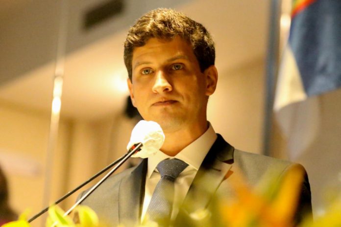 João Campos testa positivo para Covid-19