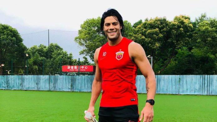 Especulado no Palmeiras, Hulk é apresentado como novo jogador do Atlético-MG