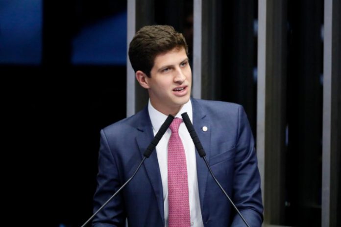 Para João Campos, prefeito de Recife, frente ampla deve pacificar o cenário político