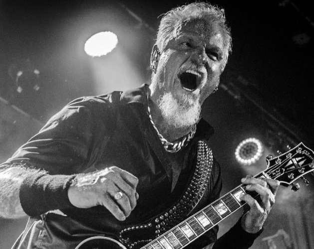 Guitarrista de banda de heavy metal entra na lista de procurados do FBI após invasão ao Capitólio