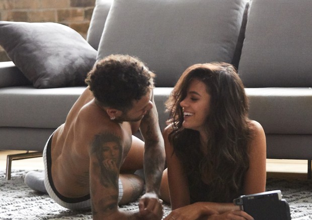 Fãs levantam suspeitas sobre volta de Bruna Marquezine e Neymar