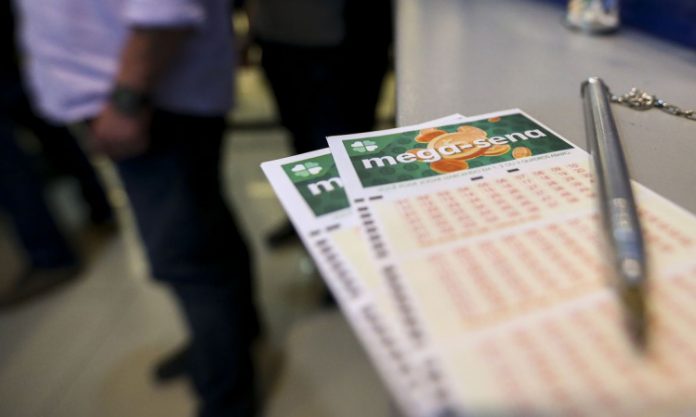 Sem acertadores, Mega-Sena acumula e prêmio sobe para R$ 4 milhões