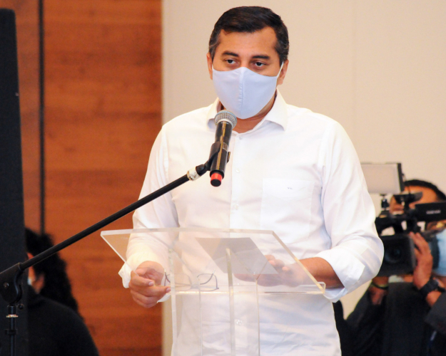 Amazonas exonera diretora de hospital e assessor após vacinação indevida