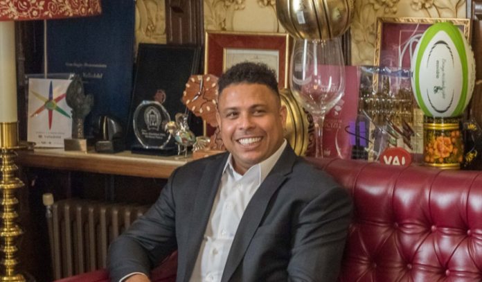 Ronaldo causa polêmica ao eleger seleção da Libertadores 2020 sem Marinho e Rony