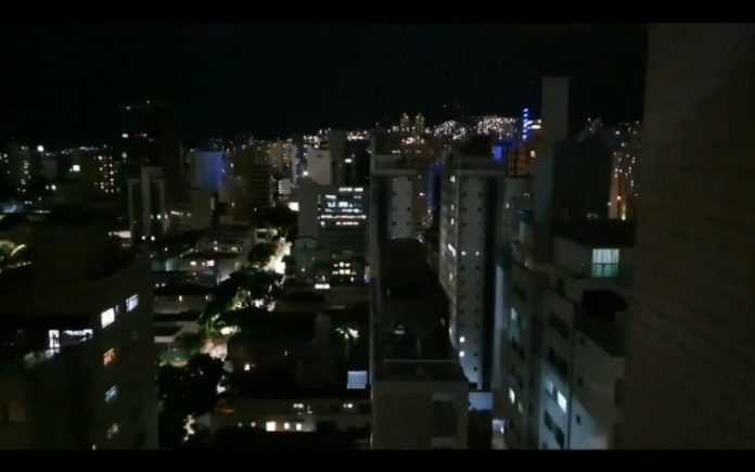 Após convocação pela internet, cidades brasileiras registram panelaço contra Bolsonaro