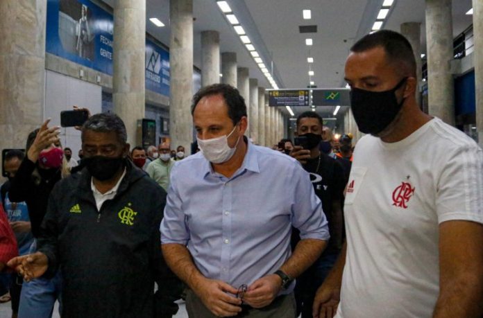 Rogério Ceni se irrita após derrota do Flamengo: ‘Erros grotescos para quem quer ser campeão’