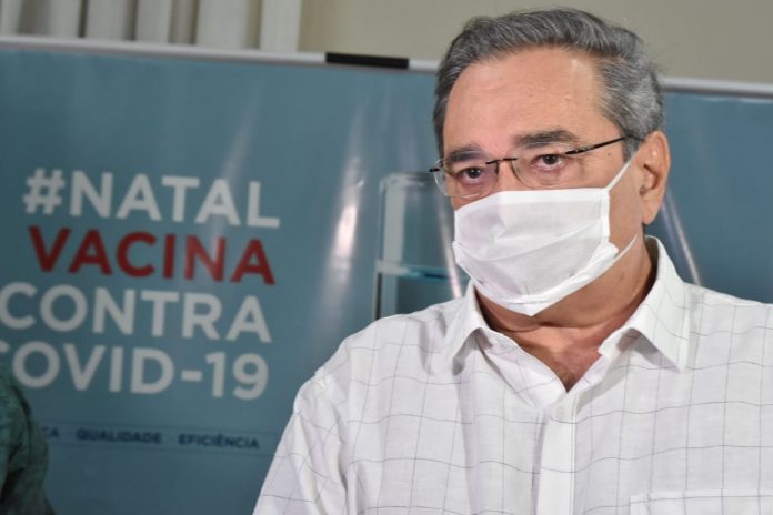 Prefeito de Natal desiste de ser primeiro a tomar vacina contra Covid-19 na capital após repercussão negativa