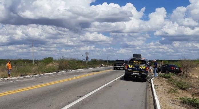 Colisão entre carro e caminhão deixa quatro feridos na BR-304, no RN; bebê sai ileso