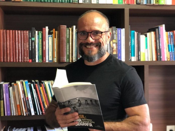 De boa no Enem: professor de história explica como racismo e escravidão podem ser cobrados no Enem