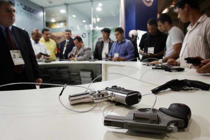 Noventa por cento de aumento é pouco, pátria armada espera vender muito mais armas em 2021