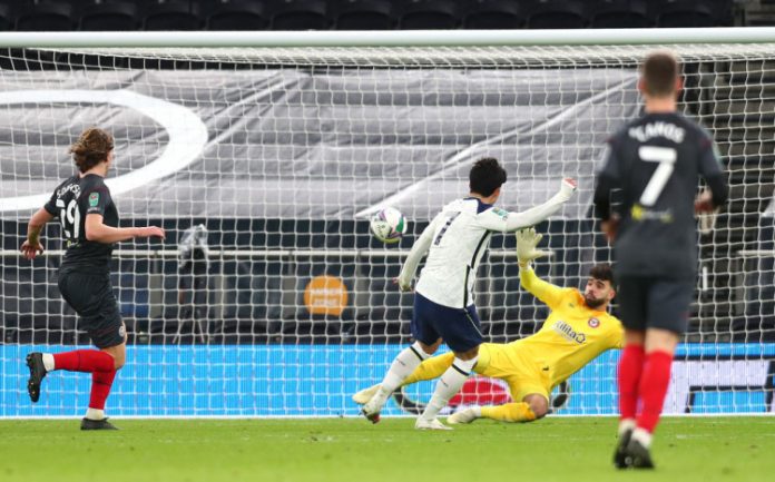 Tottenham vence o Brentford por 2 a 0 e está na final da Copa da Liga Inglesa