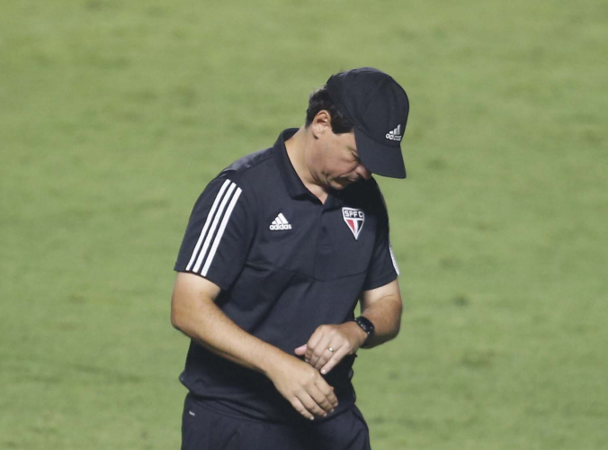 Fernando Diniz se revolta em entrevista após derrota do São Paulo para o Internacional