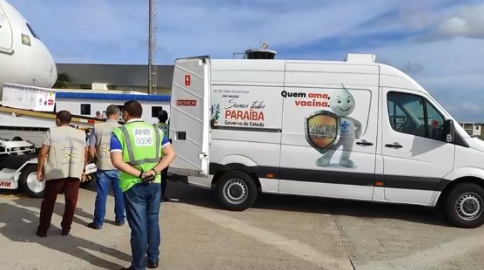 Paraíba recebe novo lote com 16,6 mil doses da CoronaVac