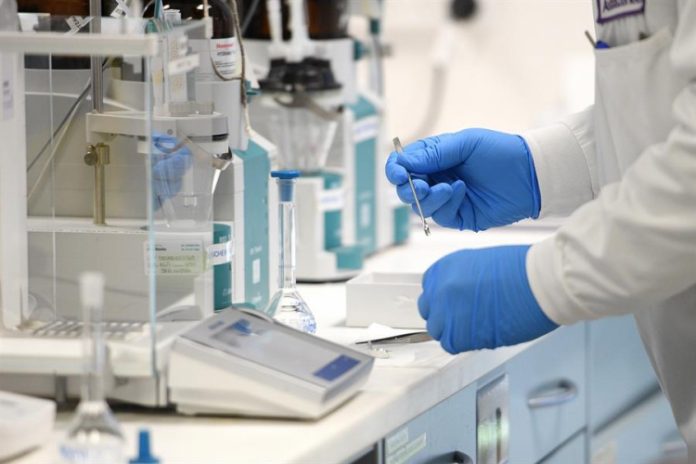 Anvisa recebe notificação sobre evento adverso grave durante testes da vacina da Janssen contra Covid-19