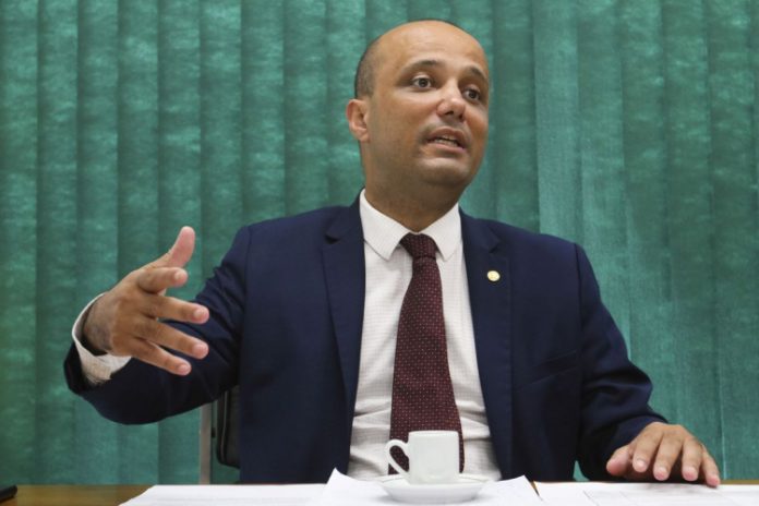 Apoio do PSL a Baleia Rossi seria ‘infidelidade aos eleitores’, diz Major Vitor Hugo