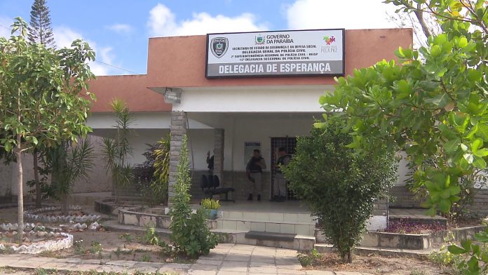 Adolescentes são baleados na mão e PM suspeita de reataliação do tráfico de drogas, na PB