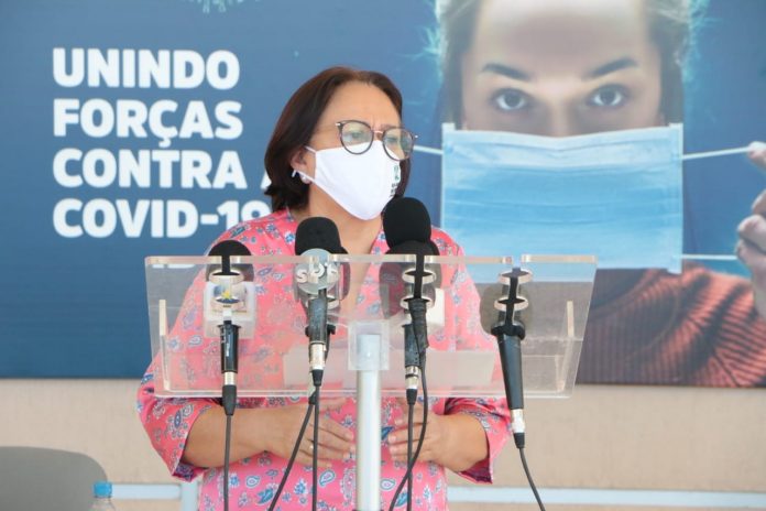 Em ofício, governadora do RN pede a Bolsonaro que inclua profissionais da educação nas fases iniciais da vacina contra Covid-19