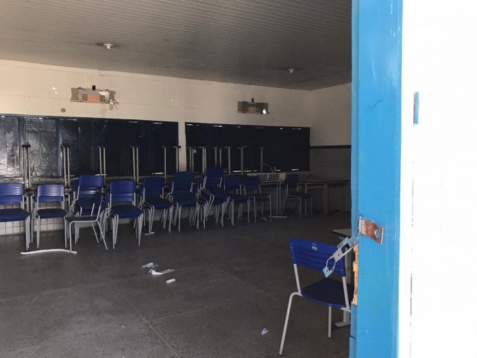 Escola pública é invadida três dias consecutivos e tem fios elétricos, aparelhos de ar-condicionado e computadores roubados em Natal