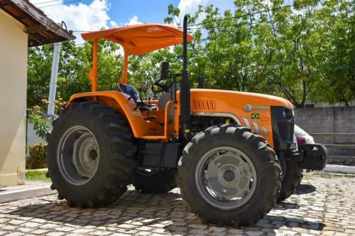 Trator é furtado de dentro de pátio da Secretaria de Agricultura de Mossoró