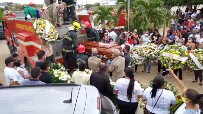 Corpo do deputado estadual João Henrique é enterrado em Monteiro, no Cariri paraibano