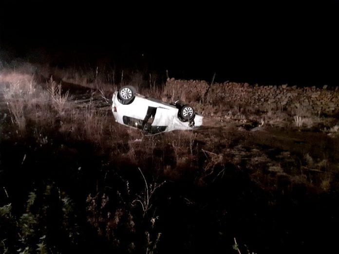 Carro com 5 pessoas da mesma família capota e criança de 2 anos é arremessada para fora do veículo no RN