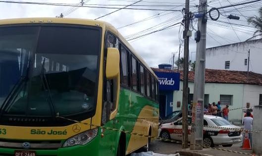 Homem morre após ser atropelado por ônibus, em Remígio, na Paraíba