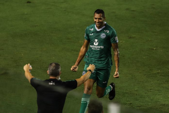 Na luta contra o rebaixamento, Goiás faz 4 e vence o Santos de virada na Vila Belmiro