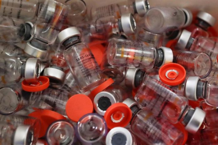 Estados Unidos dobram a velocidade da vacinação contra a Covid-19