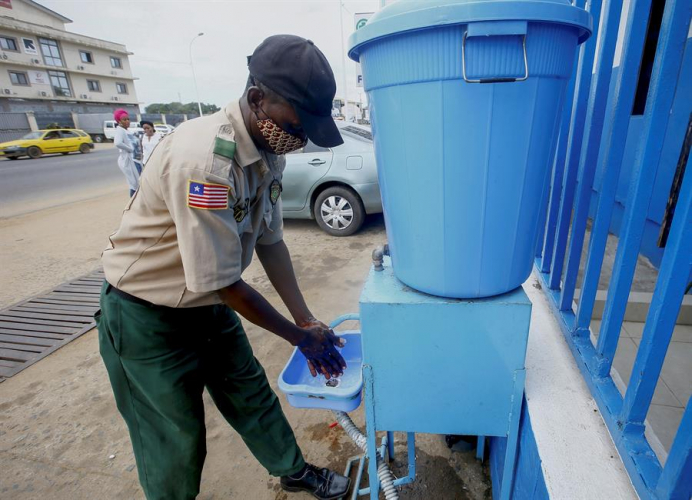 OMS declara alto risco de epidemia de ebola na África