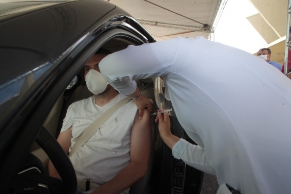 Covid-19: Natal começa vacinação de idosos acamados e aplicação da 2ª dose em profissionais de saúde nesta quarta-feira (10)