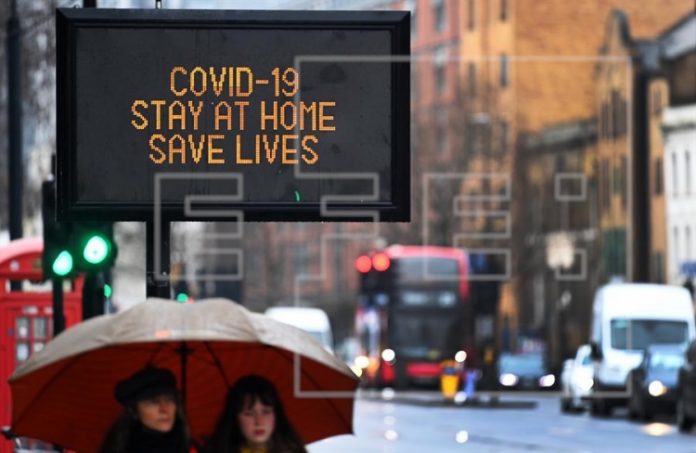 Pesquisa aponta que calafrios, perda de apetite, dor de cabeça e dores musculares podem ser sintomas da Covid-19