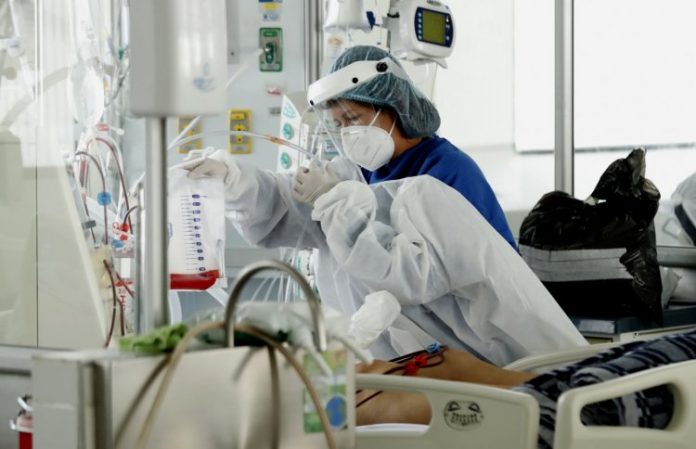 Médicos, enfermeiros intensivistas e psicólogos: Conheças as profissões mais promissoras de 2021